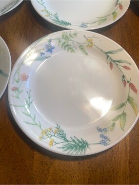 Corelle My Garden 7.25” Plates set of 4